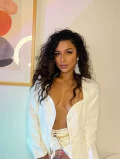 (615)802-2270 is ethnicity_Latinoandoffers nuru massages, asian massage, bodyrubs in Nashville and available for service_location_incallon rubrankings Hello, gentleman! I’m Mona, who has Style, Grace, Poise, and Elegance! I'm Sexy, Sassy, and Intelligent, true bombshell from Mexico City ! I love to cater to true gentlemen who appreciate beautiful arm candy and know exactly what they want. I take my profession seriously and my main priority is to make our occasion together as relaxed as possible. 
I am educated, artistic, funny, charismatic, classy and articulate. I am fashionable, energetic and ooze sensuality. I believe with my charm, wit and sincere personality. Let me help you sink into a sea of pleasure, while feeling the euphoria of a first love in a hedonistic but romantic kind of way. 
I’m 5.5 tall lady with curly dark hair, a flawless white smile, sparkly hazel eyes, silky smooth tanned skinned, soft luscious lips, all natural 32 B and baby soft skin!
When we finally get acquainted with each other it will be an unforgettable moment that will leave you breathless.
- I don’t take any stupid prepay
- my pictures are real and current 
- my place is safety and upscale , easy free parking
- private apartment 
- I do have a magic touch
- my oil in hot (as I am)
- my full complimentary bar is waiting for you
-clean shower and soft towels as a bonus 
I cannot wait to meet you! xoxo, M