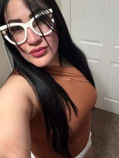 (972)946-6254 is ethnicity_Latinoandoffers nuru massages, asian massage, bodyrubs in Dallas and available for service_location_bothon rubrankings Hola mi amor me llamo sophia hago unos deliciosos massages escribeme para mas infornacion 🥰