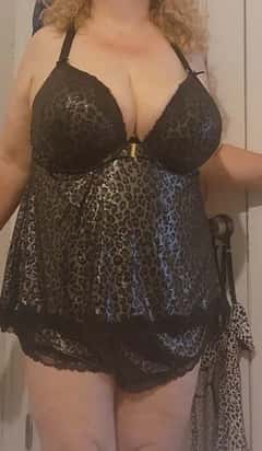 (773)441-4040 is ethnicity_Caucasianandoffers nuru massages, asian massage, bodyrubs in Chicago and available for service_location_bothon rubrankings Hello Lovers, do you need some ME time? Need to relax and unwind? Need some FUN time?Take an hour or longer to indulge in my capable hands! Always by appointment after screening on Chicago's NW side 60618 Hosting Incall.Table RUB $250 hour.FS Companionship $400 hour.Longer appointments available as well as Paid Phone Services, content sales and WhatsApp LIVE options to get to know me better! Text is best 773-441-4040 Reputable Mature Chicagoland Favorite!Twitter: @ kendallcares4u