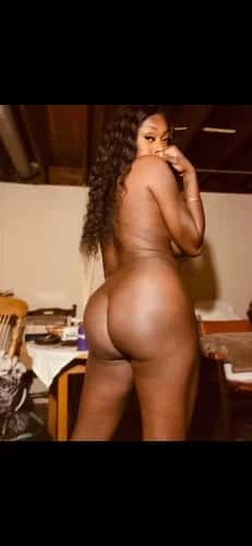 (940)240-7 is 0andoffers nuru massages, asian massage, bodyrubs in Chicago and available for service_location_outcallon rubrankings 100% real and juicy pussy,I am straight, fun, black, fit, drama free female and am offering amazing oral pleasure. I love to suck and will make sure you orgasm at least twice if not more. I love to give oral pleasure. No reciprocation required. I'm safe, clean and trustworthy. I can visit. real and ready now.Text me  (8159402407)???