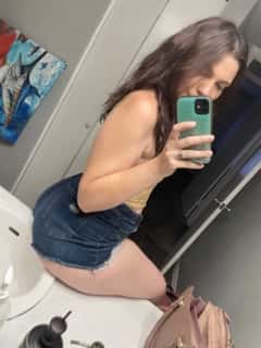 (214)869-9860 is ethnicity_Caucasianandoffers nuru massages, asian massage, bodyrubs in Dallas and available for service_location_bothon rubrankings Heyy my name is Tori! Im very playful, lighthearted and easy going. I also like getting down and dirty.  If you want to know about me or have questions text me! I’m  always available. I look forward to hearing from you  ??