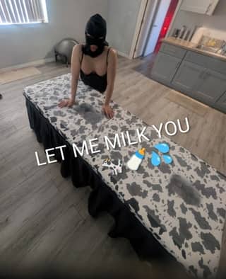 Hello I am Suki Thai 200 BBBJ and MILKING TABLE!