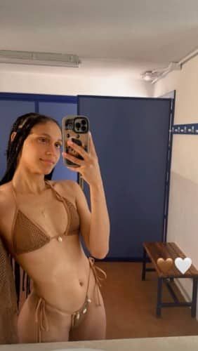 💕Beautiful young Latina wanting to relax 💕