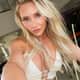 I offer an amazing massage service-3462102665