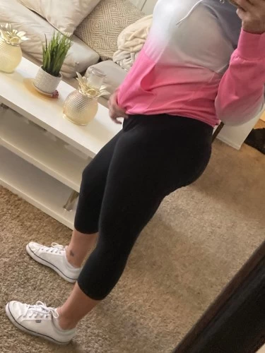 (405)855-2920 is ethnicity_Caucasianandoffers nuru massages, asian massage, bodyrubs in Oklahoma City and available for service_location_incallon rubrankings           ***Norman Area Only***         Available For Limited Time   I'm experienced and  a cute, fun,  sassy lil               blonde firecracker.$200 relaxing session fun                      massage.   Private, discreet,  clean location.    FUN.              FUN.                 FUN.