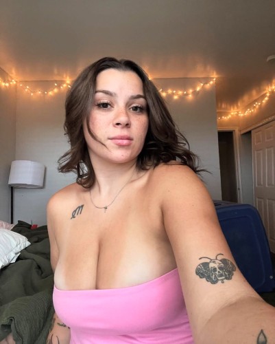 (956)250-0490 is Caucasianand offers nuru massages, asian massage, bodyrubs in Charlotte and available for both on rubrankings I'm looking for a genuine friend with sexual benefits. I'm separated and I have a daughter. I’m hoping to find someone who’s open-minded, honest, and available to meet up when we both feel like getting intimate. I'm not into games, just genuine connection and chemistry. Send a direct message if our interest align.