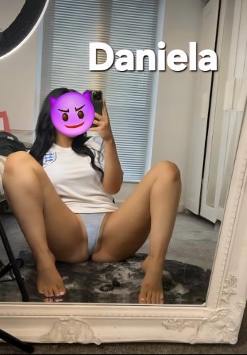 (713)816-4870 is Latinoand offers nuru massages, asian massage, bodyrubs in Houston and available for incall on rubrankings Soy Daniela una chica muy atractiva, mi cuerpo es completamente natural, soy muy profesional para realizar mis sesiones, me gusta hacer bien mi trabajo que tu quedes complacido para que regreses por más, trato a todos como reyes, todos aqui son bienvenidos. 
Reglas dentro de la sesión
No está permitido el uso del celular.
No cámaras. 
Debemos de ser respetuosos ambas partes.
Estoy seguro que después de mi sesión no volverás a buscar a otra terapista...haré q tu dinero   gastado halla valido la pena.