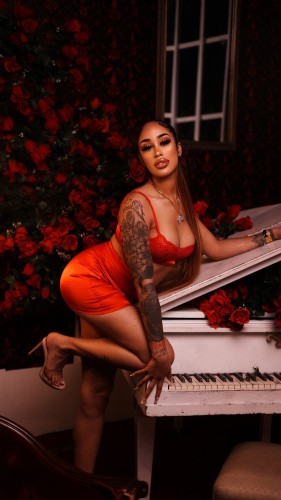 (305)489-1947 is Latinoand offers nuru massages, asian massage, bodyrubs in Las vegas and available for both on rubrankings Beautiful gentlemen and couples!

I invite you into my world of sensuality. 

I am an open book and offer a variety of experiences. So no fear or judgment, just good times and good vibes.

Light screening for all new friends. I am 10000000% real and me! 

Please share an introduction of yourself for fast booking.

Meet soon!

XoXo