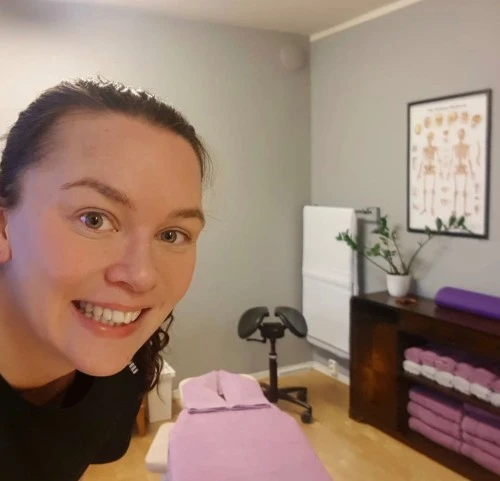 (765)228-9897 is ethnicity_Caucasianandoffers nuru massages, asian massage, bodyrubs in Cleveland and available for service_location_bothon rubrankings I offer full body traditional and Tantric massage.   VISIT ME IN MY APARTMENT    ALLOW ME TO GET THE KNOTS OUT AND FINALLY RELAX.    I PROVIDE AN ALTERNATIVE TO ASIAN SPAS, BODY RUBS OR TRADITIONAL MASSAGE CHAINS. I DO MASSAGE AND DO A BODY RUB. I AM LICENSED AND CERTIFIED.   YOU WILL LEAVE STRESS FREE!!!!!!!
MASSAGE RATES 60 MIN $200.00 90 MIN $250.00 
120 MIN $300.00

NOTICE-: I DON’T ACCEPT CASH AS PAYMENT.

TEXT FOR YOUR BOOKING IMMEDIATELY BECAUSE I HAVE TO SCHEDULE YOUR TIME OF APPOINTMENT ACCORDINGLY  MY MANTRIC MASSAGE COMBINES 60 MINUTES OF TRADITIONAL MASSAGE AND 60 MINUTES OF TANTRIC MASSAGE. ENJOY THE BEST!!!! DON'T SETLLE ON A BODY RUB DEEP TISSUE MASSAGE SWEDISH MASSAGE SPORTS MASSAGE HOT STONES   FULL BODY TANTRIC MASSAGE  

TEXT FOR BOOKING +17652289897

WhatsApp +17652289897

In my typical massage therapy session, you undress or wear loose-fitting clothing. Undress only to the point that you're comfortable. You generally lay on my table and cover yourself with a sheet. I will leave the room when you undress before the massage and when you dress after it. You can also have a massage while sitting on my full chair, fully clothed. I will perform an evaluation through touch to locate painful or tense areas and to determine how much pressure to apply.
MASSAGE BENEFITS: Reducing stress and increasing relaxation Reducing pain and muscle soreness and tension Improving circulation, energy and alertness Lowering heart rate and blood pressure Improving immune function.
Thanks, hope to see you for some real FUN 🤩