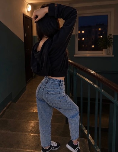 (984)262-1350 is Caucasianand offers nuru massages, asian massage, bodyrubs in Raleigh and available for incall on rubrankings 🌺Hey there, I’m Hannah,

🌺TRY TO BOOK AHEAD DUE TO HIGH DEMAND 

🌺APPOINTMENT ONLY!!🌺

Body rub of luxury🔥 With a playful spirit and a fabulous sense of humor, I’m all about making your fantasies come alive.

Every session is all about comfort, relaxation, and making you feel completely cared for from the moment you arrive.

Whether you visit my cozy private environment you’ll be treated with care, respect, and a little extra sweetness.

🛁COMFORT AND RELAXATIONS INCLUDES:
• Fresh towels & private shower
• Warm oils & calming ambiance
• Clean, sanitized environment after every session
• Professional, discreet, and welcoming service


🌺SERVICES INCLUDE 🌺
• Relaxation massage 💆
• Swedish Massage
• Regular massage 💆
• Girl Friend Experiences 💕
• Personalized Luxury Experiences ✨

🌺SHOWERS AVAILABLE 🌺


💌 Reach Out & Book Your Relaxation Escape -