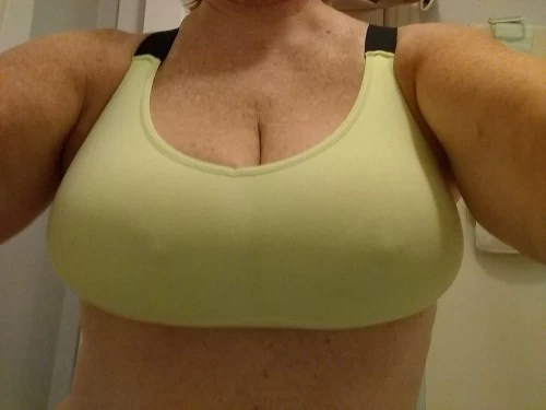 (314)852-0234 is Caucasianand offers nuru massages, asian massage, bodyrubs in St louis and available for incall on rubrankings I love to give great massages and you love to get great massages! I work out of my house. I have a heated massage table and always clean linens! Shower is available if you need it. Good hygiene is a must!  I'm available 10:00 a.m. to 7:00 p.m. 7 days a week. Text or call if I don't respond for some reason please reach out again! I offer 30, 60 and 90 minutes sessions! I promise you won't be disappointed!  All races gratefully welcomed!