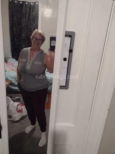 (314)852-0234 is Caucasianand offers nuru massages, asian massage, bodyrubs in St louis and available for incall on rubrankings I love to give great massages and you love to get great massages! I work out of my house. I have a heated massage table and always clean linens! Shower is available if you need it. Good hygiene is a must!  I'm available 10:00 a.m. to 7:00 p.m. 7 days a week. Text or call if I don't respond for some reason please reach out again! I offer 30, 60 and 90 minutes sessions! I promise you won't be disappointed!  All races gratefully welcomed!