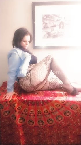 (737)787-0738 is Caucasianand offers nuru massages, asian massage, bodyrubs in Nashville and available for both on rubrankings Nuru Nude Sensual Massages Body 2 Body w/ Happy Ending 2 girls available . Private Video Sessions Available.Video Verifying Through FaceTime & Snapchat . Snap @ Trapbunee130 - Hhr 260 - HR 2 girls 220 - HH280 - HRME & MY Friend are both experienced with sensual body rubs & do really well together . During our sessions we provide oils & Shower is available if needed afterwards. 