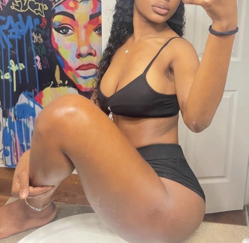 (405)349-7599 is Blackand offers nuru massages, asian massage, bodyrubs in Oklahoma city and available for both on rubrankings ?? ???? I'm Rubii... I ᴡᴏᴜʟᴅ ʟᴏᴠᴇ ᴛᴏ ꜱᴘᴇɴᴅ ꜱᴏᴍᴇ ᴏɴᴇ-ᴏɴ-ᴏɴᴇ ᴛɪᴍᴇ ᴡɪᴛʜ ʏᴏᴜ.?????
I am very ᴘʀᴏꜰᴇꜱꜱɪᴏnal,upscale & Classy.. I know how to take care of My Man (U) ?... My sessions are ɴᴇᴠᴇʀ ʀᴜꜱʜᴇᴅ, I take my Sweet lil time with you and make sure ur satisfied ?? ᴛᴇxᴛ me to book your appt, Name? What time? Which session?..