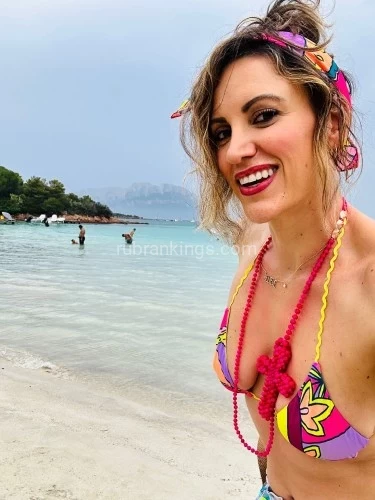 (305)391-4552 is Caucasianand offers nuru massages, asian massage, bodyrubs in Miami and available for both on rubrankings Hi, I’m Gigi, your local Swedish & Italian massage therapist!I’ve been doing massage therapy for over six years andwill give you the best massage of your life!(Most likely, because I hear this response at least once a week, that this is the BEST massage they ever had!)Leave refresh, relieved, and restored after a full body deep tissue, sensual massage! Nuru & Body to Body massage also avail at the 1.5 hr levelRATES 295/hr 450/1.5 hrs 595/2 hrsOutcall +100Located in Hollywood Beach area off Sheridan and Hwy 1Shower available.Avail Monday-Saturday 9AM-8:30PM.Sunday is Beauty rest day ?Text/call for fastest response (I don’t check emails daily)Look forward to a lovely encounter.Sending love and a hug! xoxox Gigi
