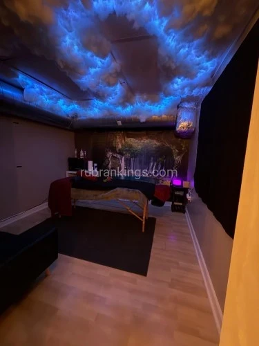 Washington BodyRubs Offered By (703)928-7010 | Bodyrubs (703)928-7010 is Latinoand offers nuru massages, asian massage, bodyrubs in Washington and available for incall on rubrankings Hello! Thank you for contacting Zerenity R&R Spa. 🌿
My hours are 10 AM - 8 PM, Appointment Req.
Here are my sessions:
✨20 min (Back only) - $50
✨40 min (Full body) - $80
✨60 min (Full body relax) - $120
I am located at 17650 Possum Point Rd.
What time would you like to come in?
By appointment ☺️