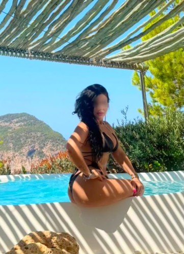 Washington BodyRubs Offered By (301)232-3349 | Bodyrubs (301)232-3349 is Latinoand offers nuru massages, asian massage, bodyrubs in Washington and available for incall on rubrankings A BDSM massage combines massage with consensual bondage, domination, submission, or sensory play.
❤️
Tantric massage is a therapeutic experience designed to awaken body awareness, promote deep relaxation, and enhance the connection between body and mind.
Through mindful touch and specialized techniques, the session encourages the flow of energy throughout the body, helping to release tension, reduce stress, and increase overall well-being.
More than just a massage, it is an invitation to reconnect with yourself and cultivate presence and balance.