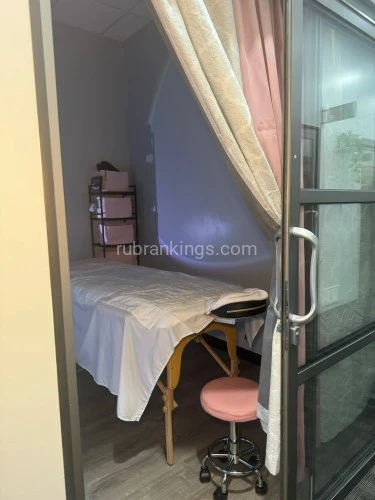 Atlanta BodyRubs Offered By (470)803-4004 | Bodyrubs (470)803-4004 is Blackand offers nuru massages, asian massage, bodyrubs in Atlanta and available for incall on rubrankings Busty masseuse offering relaxing full-body stress draining sessions in a clean private Roswell studio.
Open 8am-8pm, 7 days a week, by appointment only.
--------------------------------------------------------------------------------------
Menu:
30 minutes $85
60 minutes $150
90 minutes $200
(Release - additional $100)
Payment Methods:
Cash, Zelle (preferred)
CashApp, ApplePay, PayPal (accepted - $6 fee)
--------------------------------------------------------------------------------------
Booking:
Text 470-803-4004 to book. Appointments available today!
In your text, include:
• Your name
• Desired time
• Session length
Example:
“Hi, this is John. I’d like to book 60 minutes today at 6pm.”
If the time is available, I will confirm.
--------------------------------------------------------------------------------------
All are welcome! Respect and cleanliness required.