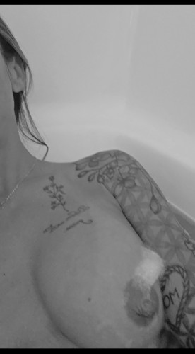 St louis BodyRubs Offered By (217)218-3438 | Bodyrubs (217)218-3438 is Caucasianand offers nuru massages, asian massage, bodyrubs in St louis and available for both on rubrankings Appointments will be starting at 7 Saturday evening until 10pm Saturday night.
Early morning Sundays appointments will be available until 2pm Sunday afternoon.
I AM NOT TAKING APPOINTMENTS UNTIL MONDAY the 19th.
Confirmation is a MUST the day before your session and the day of to keep yout spot.
TIPS ARE APPRECIATED
Hey Its Nikki!! I AM NEAR MATTOON IL UNLESS I POST THAT IM IN STL.
I offer nude, sensual touch full-body massages.
No NURU.
Appointments available: 30, 45, or 60 minutes.
PLEASE DO NOT CALL.
To book, message with your name, age, and race.
I can book up to one week in advance.
No call / no shows will be blocked.
Location & Travel Distance:
• 30 minutes from Effingham
• 45 minutes from Champaign
• 1.5 hours from Springfield
• 2 hours from St. Louis
Perfect for travelers on I-57 — only 10 minutes from the interstate.
My incall space is safe, discreet, and clean, with fresh linens and a shower available.