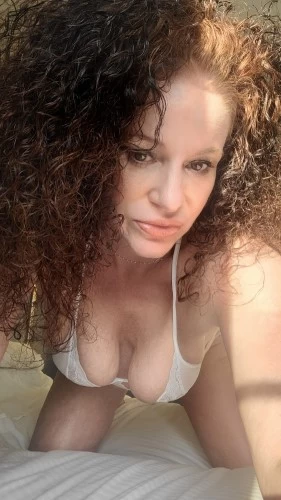 (614)537-2492 is Caucasianand offers nuru massages, asian massage, bodyrubs in Columbus and available for incall on rubrankings Hi Gentlemen,  I offer an aray of adult entertainment services and sensual Massage  by my magica hand an amazing body.