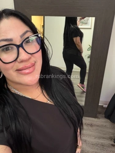 (214)845-0964 is Latinoand offers nuru massages, asian massage, bodyrubs in Dallas and available for both on rubrankings Sophia la mas Tierna masajes relajante con aceite aromas musica relajante ven a sentirte mejor 