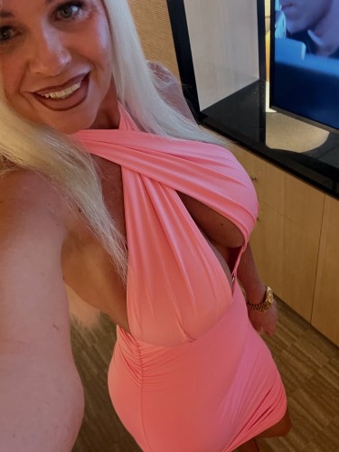 (458)273-7829 is Mixedand offers nuru massages, asian massage, bodyrubs in Indianapolis and available for both on rubrankings I’m Chloe , a matured perfect hands and body waiting to make your day better .
With life and the stress of its brings what is better than pamper yourself with a magical sensual massage .
My place is a very sanitized environment and always use fresh linen. We live in a stressful World, therefore I offer the most relaxing sessions that will destress you, with a choice of Deep tissue and Swedish-soft massage. 
Hope to see you soon ❤️??
Phone : +17196207678
iMessage: +14582737829
Telegram: chloehenden
Snapchat : chloehenden