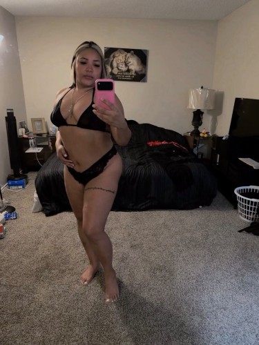 (214)916-9952 is ethnicity_Latinoandoffers nuru massages, asian massage, bodyrubs in Dallas and available for service_location_bothon rubrankings Chica latina