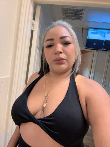 (214)916-9952 is Latinoand offers nuru massages, asian massage, bodyrubs in Dallas and available for both on rubrankings Chica latina