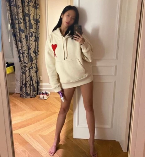 (347)473-2005 is asianand offers nuru massages, asian massage, bodyrubs in New york city nyc and available for both on rubrankings “”””””””” “”” SALIMA always likes to help “”””””””””” Hello, New York !!! ___ I am Salima !!! The sweetest girl and professional massage therapist!!! 

With my tender touch and warm smile you will be relaxed and stayed far away from your problems and responsibilities ! 
I combine Swedish massage with very sensual touch. 
If you like some hidden desire - nuru slide will be right session for you, between you and me - only hot slippery sea weed gel !!! 
Pleasure with conversation , charm and relaxation… 

Most important - NO extra Activities even for extra !!! 
massage - 320/1h, hot slide 380//1h, or body shaving, body scrub (380/1h) or some naughty desire !!!! -  
Longer and shorter sessions are available too -
 Out call  visiting you - very welcome  …. 480/1h + your Uber 
Good news - all CC accepted 