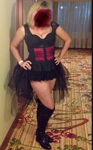 (682)328-2621 is Caucasianand offers nuru massages, asian massage, bodyrubs in Oklahoma city and available for incall on rubrankings Sexy MILF lady for body rubs. Visit a lady who has talent flowing through her fingers that will send electric shocks up and down your body.  Come visit me and let me take you places you haven’t been with a sensual touch, caressing you all over your body. Unwind with me. Soft and sensual is my mantra.  I will rub your worries away and leave you feeling refreshed and renewed. I know you will enjoy our time together. I am here to please you and make you forget your troubles! A soft touch caressing your body and bringing you to complete ecstasy. Relax under my touch and feel anew!Please note I expect a gentleman and not a wanker. If you are a price checker and coupon clipper, i am probably not your lady. I cater to the discriminating man who can afford to spend a little more on his experiences. Clean atmosphere in a professional setting.  Please be mindful of the following• By appointment only 8 am -1 am• Real photos• Costumes can be requested but there is a $50 fee• MT, B2B, Tantric, Sensory Deprivation, Bondassage, Mother/daughter, Four-hand, Body Electric, Esalen, Lingam, Aromatherapy, Hot Stone, & Prostrate, custom designed appointments • Same day appointments available• Fetish, BDSM, and kinky friendly. • Hot shower and refreshments available. • Couples welcome • Cash preferred, but CashApp accepted. •No explicit questions please, unless you are an established clients 