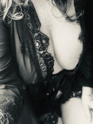 (858)264-7910 is Caucasianand offers nuru massages, asian massage, bodyrubs in San diego and available for incall on rubrankings Enjoy a wonderful relaxing massage by Rhonda 
Incall only 
52/Genesee Ave 92117
Off Clairemont Dr 
its always best to prebook or get ahold of me early


FBSM  
120$/45min

VIP
200$/30min

MVP
300$/60min (a more personal experience)💋

when scheduling VIP or MVP  session please let me know its  a VIP or MVP session so I am prepared for our special time together
thank you 
oxox

Cash /Apple Pay /Zelle 

