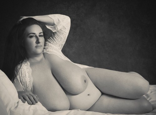 St louis BodyRubs Offered By (314)328-0946 | Bodyrubs (314)328-0946 is Caucasianand offers nuru massages, asian massage, bodyrubs in St louis and available for incall on rubrankings Limited Time Summer Specials! Must mention ad before booking!
I’m Toni, a Licensed Massage Therapist and Esthetician.
Private Relaxation Massage:
Discreet, calm environment.
Warm, attentive sessions designed to help you fully
unwind.
Clean, professional, and comfortable space.
Now booking this week.
Message for appointment times.
Signature Relaxation Massage
A full-body, unhurried massage designed to melt stress
and release tension in a private, comfortable setting.
Calm, attentive, and focused entirely on helping you
reset.
Nuru Body Glide Massage
A warm body-to-body glide experience created for deep
relaxation and immersive stress relief. Slow, smooth,
and designed to help you fully unwind in a discreet
environment. DEPOSIT IS A MUST FOR NURUS ONLY.
Tantric Relaxation Massage
A slow, mindful massage experience focused on breath,
connection, and total body relaxation. Designed to calm
the nervous system and leave you feeling grounded and
restored.
Luxury Private Session
An extended, unhurried appointment offering a deeply
personalized massage experience in a quiet, private
space. Designed for those who value discretion,
comfort, and full relaxation without rushing.
Tabletop Luxury Experience
A specialty massage performed on a custom elevated
relaxation table, offering a unique perspective and
deeply soothing full-body release. Private, immersive,
and available by premium appointment only.
Toni
Monday-Friday 11am-8pm text
Sat 1030-5pm text
Sun prebook only
*MT Available*
*Video Chat Available*
**half hour is available upon request**