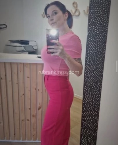 (305)728-0688 is Caucasianand offers nuru massages, asian massage, bodyrubs in Albany and available for both on rubrankings Hi I’m Sarahlevi and I am an amazing masseuse My massage services usually have an amazing happy ending Interested in a session? Text : +1 305-728-0688,iMessage @sarahlevi286@gmail.com or snap chat: levi12651 to make bookings ❤My Duration for services starts from an hour session and may be discussed at time of service.Instructions for scheduling:▶️FIRST TIME CLIENTS - send me a TEXT containing the following info: FIRST NAME, AGE, INCALL OR OUTCALL, DESIRED DAY AND TIME, DESIRED MASSAGE TYPE & BE SURE TO MENTION THIS AD. (A little phone etiquette goes a long way with me.)▶️REGULAR CLIENTS will receive my personal contact info & preferential treatment.▶️ALWAYS KEEP TEXTS CLEAN & CLASSY FOR EVERYONE'S SAFETY. CRUDE AND VULGAR LANGUAGE WILL NOT BE BOOKED.▶️All my info is right here! My pics are current and being updated regularly.Types of massages:✵SWEDISH MASSAGE✵NURU MASSAGE✵DEEP TISSUE ✵SPOT WORK✵ROMANTIC SENSUAL-TOUCH MASSAGE ✵BBM MASSAGE✵CANDLE MASSAGE✵FANTASY MASSAGE✵TANTRIC MASSAGE+moreLet’s share a special experience together, I’m ready for you!