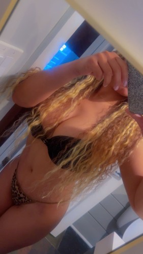 (919)298-3535 is Latinoand offers nuru massages, asian massage, bodyrubs in Raleigh and available for incall on rubrankings Hello I’m Elena provide great body rubs 
I prefer older gentlemans and gentle touches 
I’m very delicate and will give you great customer services 

Please text 
Your age 
And nationality.