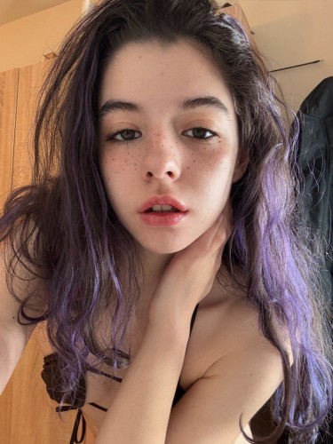 Chicago BodyRubs Offered By (1)983-9882 | Bodyrubs (1)983-9882 is Caucasianand offers nuru massages, asian massage, bodyrubs in Chicago and available for both on rubrankings Hey my name is April,
I'm 19, starting college soon so I need some extra budget to get by haha - just started this recently so please be patient with me 🥺
I might have a fetish for shooting content with random guys...
Not gonna do this for long so if you like what you see, feel free to hit me up :D
My link is open for any inquiries, just make sure to be a gentleman as I ignore assholes!!
https://onlyfans.com/aprilpetite/c77