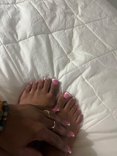 (916)282-8480 is otherand offers nuru massages, asian massage, bodyrubs in Raleigh and available for both on rubrankings Soft sun-kissed Eritrean skin, perfect Barbie face, dangerous curves that will leave you addicted 😈
Specializing in sensual body rubs, slippery Nuru, and unforgettable happy endings. Let this exotic doll melt your stress away.