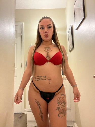 (502)600-2978 is Caucasianand offers nuru massages, asian massage, bodyrubs in Louisville and available for both on rubrankings Lil Cierra