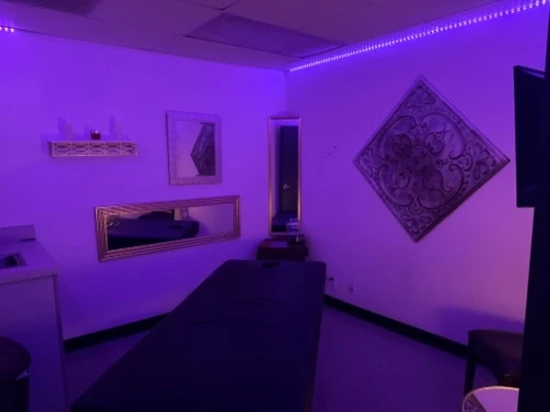(858)367-3092 is Caucasianand offers nuru massages, asian massage, bodyrubs in San diego and available for both on rubrankings Looking  fir a turn key place to work?  Here it is.  Beautifully designed decor.  Bathroom and shower en suite.  Kitchen with oven and fridge on site.  Centrally located in Hillcrest this is an ideal spot.  Be here a month, a year or forever!  Text for more information ?