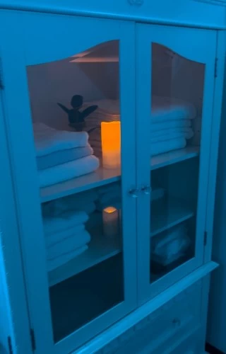 (858)367-3092 is Caucasianand offers nuru massages, asian massage, bodyrubs in San diego and available for both on rubrankings Looking  fir a turn key place to work?  Here it is.  Beautifully designed decor.  Bathroom and shower en suite.  Kitchen with oven and fridge on site.  Centrally located in Hillcrest this is an ideal spot.  Be here a month, a year or forever!  Text for more information ?