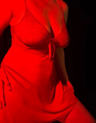 (636)378-0674 is Caucasianand offers nuru massages, asian massage, bodyrubs in St louis and available for both on rubrankings If you’re looking for something genuine, effortless, and a little unforgettable, you’ve just found it.

Based in St. Louis, I offer a relaxed, upscale experience centered around presence, feminine energy, and true restoration. Time with me is designed to help you slow down, soften, and reconnect - mentally, physically, and energetically.

I’m 5’4 with blue eyes, soft curves, and a warm, calming presence. I’m often described as engaging, intuitive, and naturally grounding -the kind of woman who helps you feel at ease without effort.

My approach is rooted in the idea that pleasure, when experienced with intention, can be deeply restorative. I specialize in a meditative, full-body sensual touch experience designed to ease tension, awaken your senses, and bring you back into your body in a way that feels both calming and indulgent.

Each session is unhurried and thoughtfully guided. I work with a low volume of clients to ensure my full attention, energy, and presence are given to every experience. There is no menu or upselling, just a consistent, high-quality offering for those who value discretion, ease, and genuine care.

My space is private, clean, and intentionally designed to feel peaceful and welcoming. I prioritize respect, clear boundaries, and mutual comfort at all times. If you’re seeking a refined escape where you can fully unwind, reset, and be taken care of, you will feel right at home here.

$150 Hhr
$200 per hour
My name is Maggie