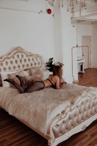 Los angeles BodyRubs Offered By (818)210-1863 | Bodyrubs (818)210-1863 is Caucasianand offers nuru massages, asian massage, bodyrubs in Los angeles and available for both on rubrankings
Hey my name is Mia!
And I am doing the best massage and thing’s that you will never forget ??
Foto is 100% real ☝️
Would you like to come for a great time with me?
Hit me up on +18182101863
12.00-03.00
Westwood