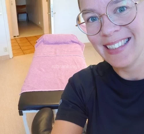 (765)228-9897 is Caucasianand offers nuru massages, asian massage, bodyrubs in Baltimore and available for both on rubrankings I DO MASSAGE AND DO A BODY RUB. I AM LICENSED AND CERTIFIED.

I hope you are taking time for self care amidst your busy-ness.. Take some time to chillax take good care of your body, mind, and spirit with my custom blended Aromatherapy while you having some cool massaging therapy with me.

I'm a License Massage therapist for men who want a Professional Massage in a relaxed settings.

I OFFER FULL TRADITIONAL And TANTRIC MESSAGE, A BLEND OF SWEDISH, DEEP TISSUE WHERE NEEDED, REFLEXOLOGY FOR FEET, HANDS AND OUTER EARS AND AROMATHERAPY.?‍♂️??✋

DEEP TISSUE MASSAGE
SWEDISH MASSAGE
SPORTS MASSAGE
HOT STONES
FULL BODY TANTRIC MASSAGE 



I have nice and cool place with big windows that allow fresh air till we finished with your service, Visit me in my private studio to experience gently and peaceful body massage.

MASSAGE RATES
60 MIN $200.00
90 MIN $250.00
120 MIN $300.00
NOTE: I DON’T ACCEPT CASH PAYMENT 

>Your session will NEVER be rushed, and we'll take our time slowly exploring one vibrant sensation after another.
> Stay well and be well, My prayer are for peace, health and healing for you. THANK YOU
 Text for booking 7652289897
Gmail- crytsalstroud41@gmail.com

AT THE DOOR..GAME PLAYERS WILL BE BLOCKED
