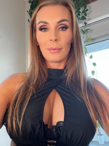 (865)302-5182 is Caucasianand offers nuru massages, asian massage, bodyrubs in Bloomington and available for both on rubrankings Description
My name is Sandra Lopez . I love connecting with sensual gentlemen who are open to giving and receiving genuine depth and care. I’m highly trained in body work, tantra, and other healing arts. I absolutely adore the work of opening ourselves together and supporting you in your transformation. 

I have a luscious, curvy and fit salsa dancer’s figure with the generous hips, derrière, and bosom to match. My long, blond hair; pillowy, moist lips; soft, warm skin; and flowing, juicy nectar are a feast to touch and behold. 

You will feel at home in my clean, cozy, candle-lit, private residential space (shower available) I am also available for outcall. 

~~~~~OFFERINGS~~~~~

Incall rate *Massage
$200 for 1hour
$300 for 90mins
$400 for 2hours

*Massage Plus (more mutual & intimate - FS)
$300 for 1hour
$400 for 90mins
$500 for 2hours


*Domination, fetish, duo/four hands, upgrades, and more intimate desires are all welcome 

*Outcall. Ask for outcall rate!
Additional consideration depending on location


~~~~~FAQ~~~~~

*House, hotel, or apartment?
I host out of my private residence. It is a private apartment. 

*Do you offer outcall and incall?
Yes. Outcall is an additional consideration depending on your location. 

*Are you a cop?
No. I have an abundance of reviews and ads on every major ad platform verifying my legitimacy. 

*Are the photos really you?
Yes. I have an abundance of reviews and ads on every major ad platform verifying I use real, recent, accurate photos. 


*Are you independent?
Yes, 100% independent

*Do you have a shower?
Yes


Number: +1 865-302-5182

iMessage: sandralop917@gmail.com

Telegram: sandra_5166

Zangi: 10-5476-6988