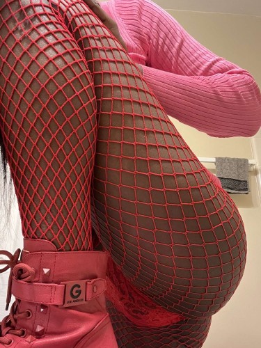 Charlotte BodyRubs Offered By (980)376-0119 | Bodyrubs (980)376-0119 is Blackand offers nuru massages, asian massage, bodyrubs in Charlotte and available for both on rubrankings Luxury relaxation experience , treat yourself to a private , stress melting massage designed to hrlp you unwind and feel completley pampered warm massage oil, soft candlelight, relsxing music , gentle full body relaxation massage, plenty of love attention and affection, a surprise ending youll have to experience for yourself!!!! Admission price: one smile, one body, and your company … valid now !!! @ my private suite,,, because you deserve a soothing touch and needed strokes.