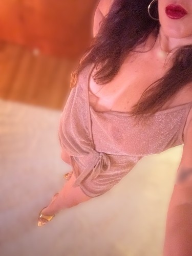 Boston BodyRubs Offered By (617)903-5552 | Bodyrubs (617)903-5552 is Latinoand offers nuru massages, asian massage, bodyrubs in Boston and available for incall on rubrankings AN UNFORGETTABLE SEXY MASSAGE EXPERIENCE
Hi!
I'm Larah, I’m here to provide you with an amazing time of my own signature relaxing very intimate body to body sensual experience massage filled with teasing throughout & NURU movements
I am available to:
*man
*woman
Absolutely NO Full Service!!
Incall only
Private incall in Waltham
Shower is available before and after our session for your use.