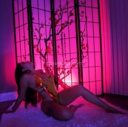 (585)299-220 is offers nuru massages, asian massage, bodyrubs in Rochester and available for  on rubrankings Relax your mind and body with my soft face touch I’m cool down to earth Latina upscale location(585)299-2201