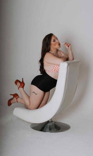 (206)312-8819 is 0and offers nuru massages, asian massage, bodyrubs in Nashville and available for both on rubrankings Young, vibrant, eager to please, and sweet as could be.Looking for relief you’ve never felt?! Text me & book now! I am 24 years old, I am in school to be an lmt, and I really enjoy intimacy and sensuality. I offer luxurious and unforgettable dates that will leave you speechless!I never rush and I ALWAYS deliver! You can always rest assured knowing that when you need stress relief, I will always be right here for you!  LOCATION INFORMATION!!!! READ!!!!!!!!!!!!!!!!!IF I AM LISTED IN YOUR CITY IT IS BECAUSE I OFFER OUTCALLS- READ BELOW FOR LOCATION!I live in Carthage, TN and offer incalls at this location, but also offer outcalls in Nashville & surrounding areas up to a 50 mile radius.Every once in awhile I get a place in mid Nashville so keep your eye out if that’s what you need!