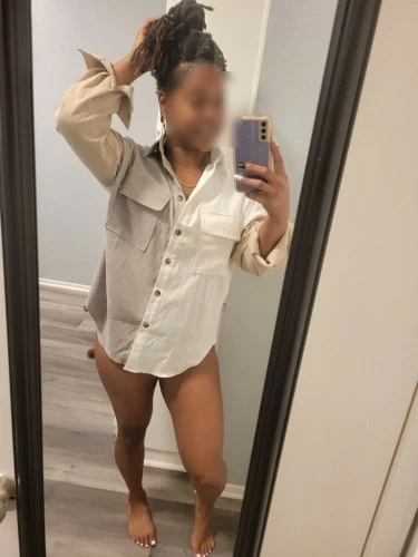 (760)201-5623 is Blackand offers nuru massages, asian massage, bodyrubs in Las vegas and available for incall on rubrankings Text  HANDS  ♡Catch me while you Can! NEW CLIENTS Screening TODAY ? Hosting from home, NO BLIND VISITS❤ 60 for 30 mins 80 for an hour Massage Only 
Sensual Massage Available 120 for thirty mins 220 for an hour or 300 for happy options. 
Hi Bebes, looking for something New but experienced. Look no further( let me know you got my info from rubranks to get rubrates gift when you arrive ??) ? Pictures are me ? I don't mind hauling my table candles and oils around. 
?Providing 30/60/90 min sessions ? One of a Kind Sensual Massage. Always in lingerie ? 
? Tantric Sensual Music, Aromatherapy, Essential oils, Deep Tissue, Etc. Showers before & after Available, Mutual Touching, Stable/Sturdy, Clean Table ?
?Call to make your appointment Now? 