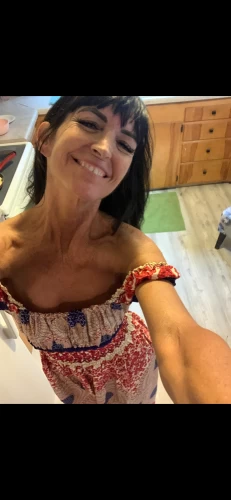 (385)275-8164 is Caucasianand offers nuru massages, asian massage, bodyrubs in Salt lake city and available for incall on rubrankings Beautiful mature woman. I provide a professional , soft, relaxing full body massage. You will be fully rejuvenated and looking forward to your next visit with me. 