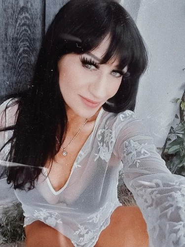 (602)527-9356 is Caucasianand offers nuru massages, asian massage, bodyrubs in Phoenix and available for both on rubrankings I'm a sweet and petite brunette beauty with enchanting green eyes and a captivating smile. My warm personality, witty charm and Laid back attitude will shine through within minutes of our acquaintance and will make you feel immediately comfortable.   After a long day I will help relieve your stress with the ultimate body rub.  I am a full-service provider, however, I am highly skilled in the art of Deep-tissue, Nuru and Tantric massage. These skills mixed with my delicate, sensual touch seamlessly create the ultimate state of relaxation which is guaranteed to relieve stress & tension. With that in mind, I can promise our time together will be spent with YOU being the center of my attention and affection.  I welcome you to visit me in my home, where your safety and privacy is always top of mind for me or if you prefer, I can come to you! I LOVE spending time with couples and I am always open to try anything new and exciting! I'm up for an erotic adventure today and would love to share a truly amazing experience with you. I’ll be waiting! * PLEASE TEXT with FIRST NAME, AGE, DESIRED DAY AND TIME (Good manners go a long way with me.) * ALWAYS KEEP TEXTS CLEAN & TASTEFUL FOR MY SAFETY AS WELL AS YOURS.   * PLEASE SAVE QUESTIONS FOR TIME OF SERVICE. All my info is in this ad! Pics are 100% me and up to date. I do not send pics, so  please do not ask.  *CASH & CASHAPP donations & gratuities accepted. * If you've contacted me with no reply, please feel free to try again at a later time.   Until we meet, Jewels
